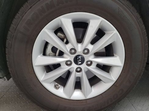 Used 2019 Kia Sorento LX image 31