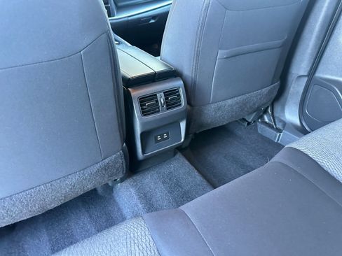 Used 2025 Nissan Rogue SV image 24