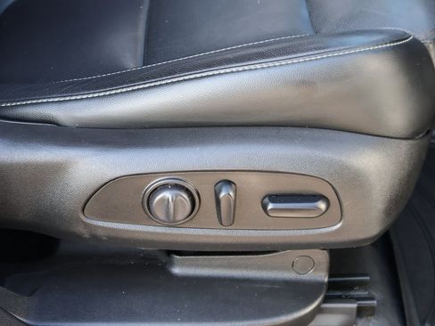 Used 2019 GMC Acadia SLT image 11