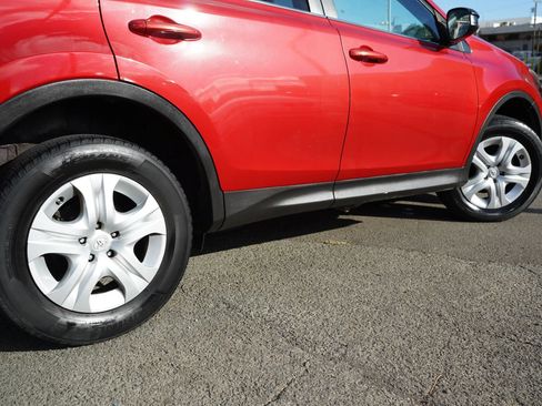 Used 2015 Toyota RAV4 LE FWD image 7