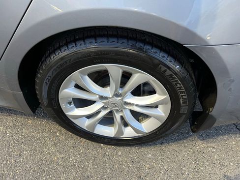 Used 2013 Hyundai Genesis 3.8 image 11