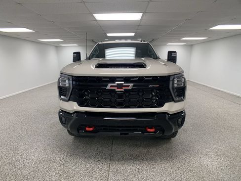 New 2026 Chevrolet Silverado 2500 ZR2 AWD/4WD image 3
