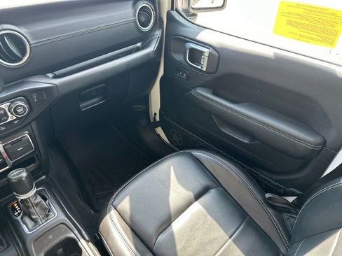 Used 2021 Jeep Gladiator Overland w/ Popular Equipment Package AWD/4WD image 19