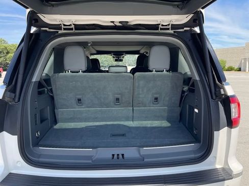 Used 2019 Lincoln Navigator Reserve AWD/4WD image 16