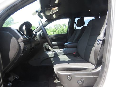 Used 2018 Jeep Grand Cherokee Laredo AWD/4WD image 10