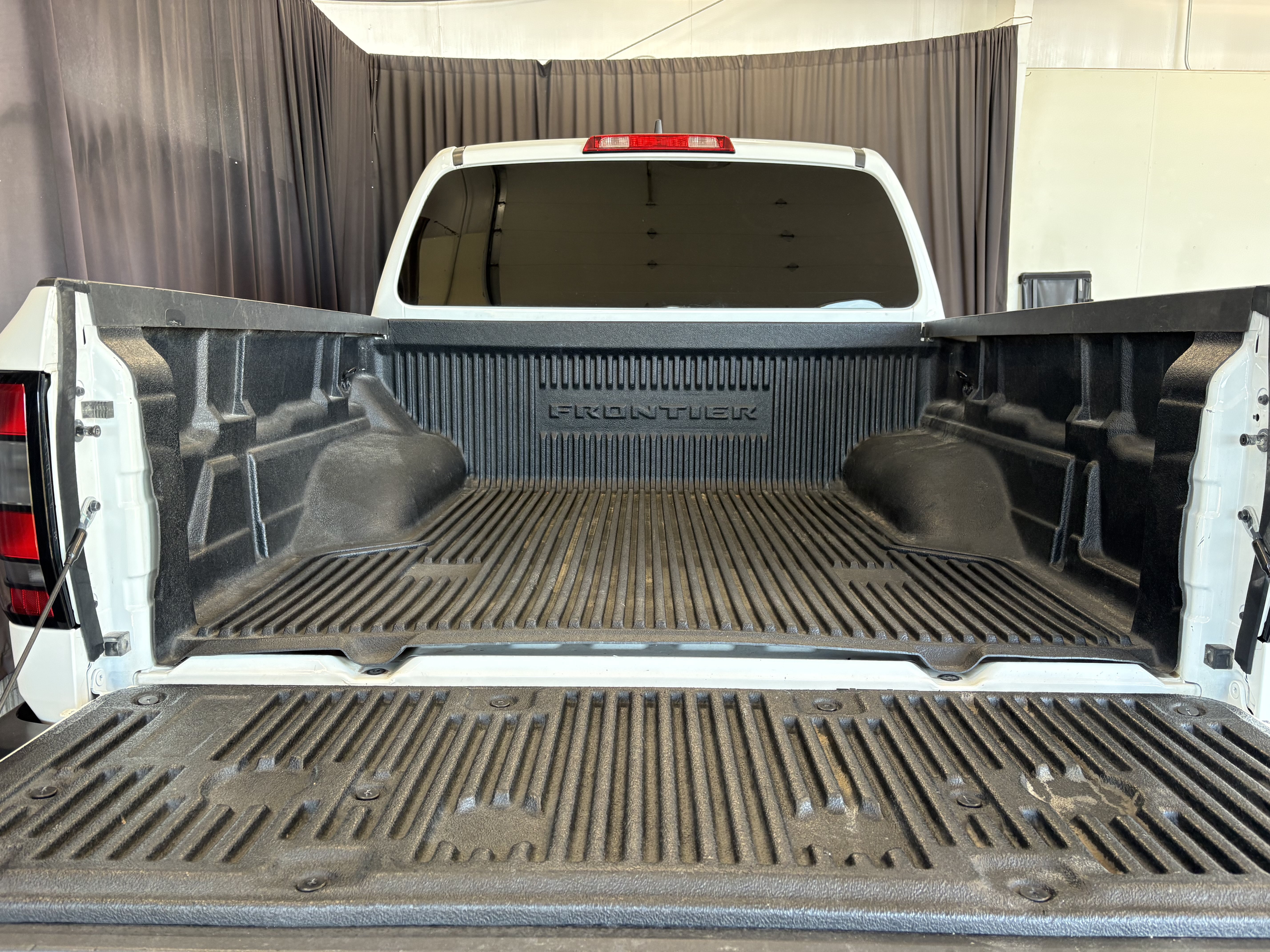 Used 2023 Nissan Frontier S w/ Technology Package RWD image 27