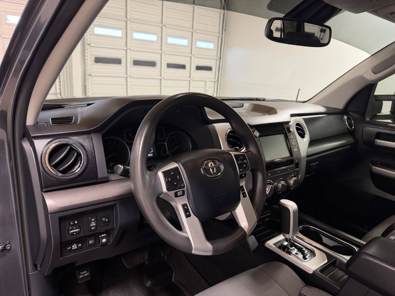 Used 2018 Toyota Tundra SR5 w/ SR5 Upgrade Package AWD/4WD image 13