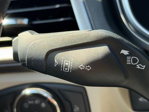 Used 2019 Ford Fusion SE FWD image 32