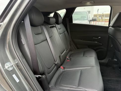 Used 2025 Hyundai Tucson Limited AWD/4WD image 32