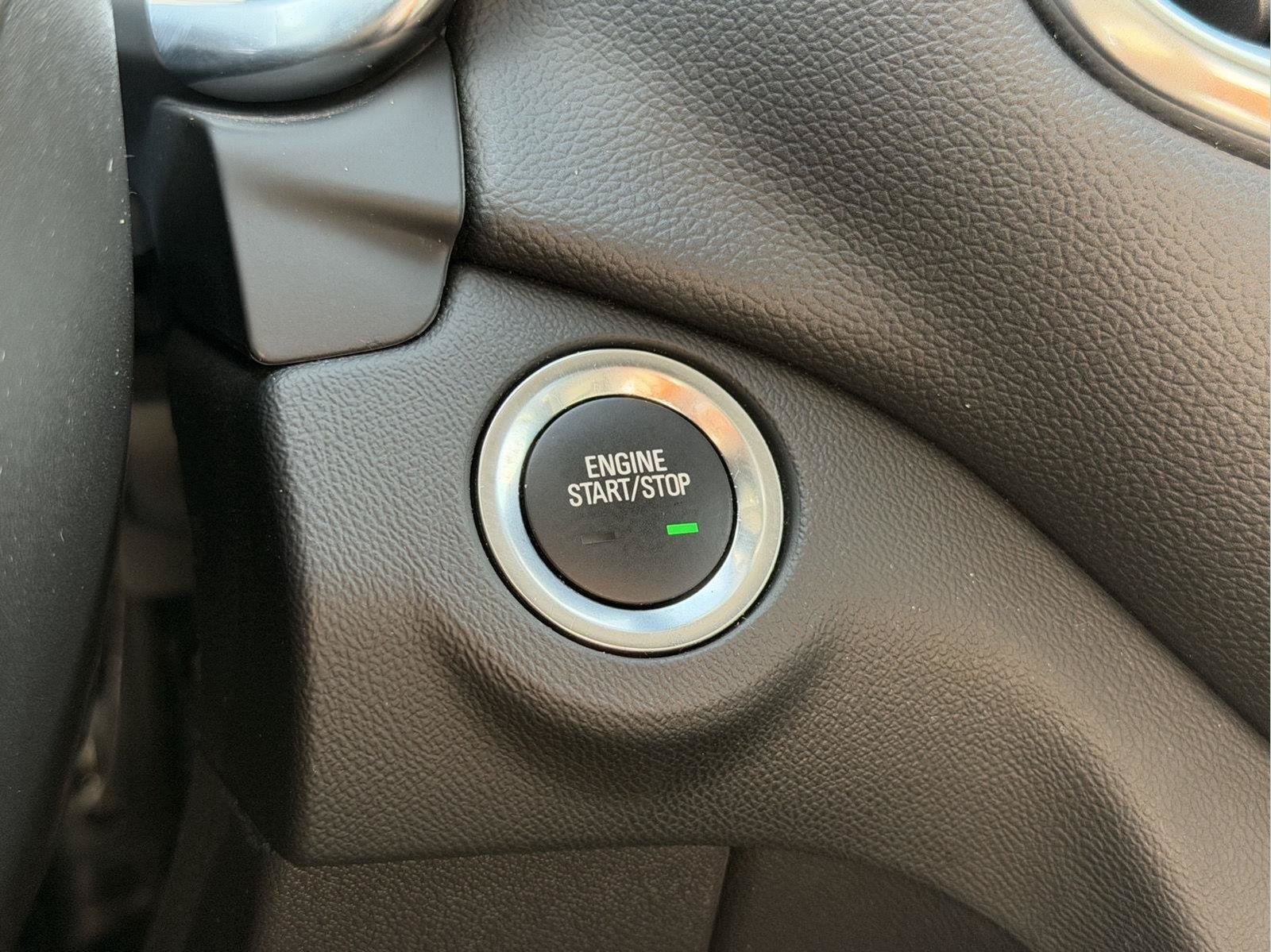 Used 2022 Chevrolet Equinox LT AWD/4WD image 17