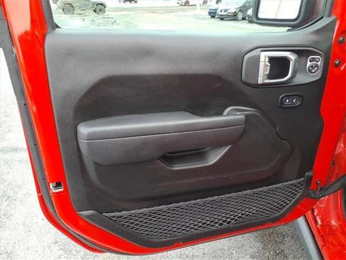 Certified 2024 Jeep Wrangler Willys image 17