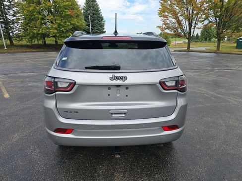 Used 2022 Jeep Compass High Altitude AWD/4WD image 5