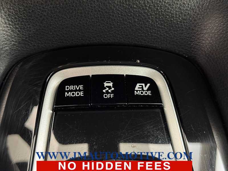 Used 2020 Toyota Corolla LE FWD image 33