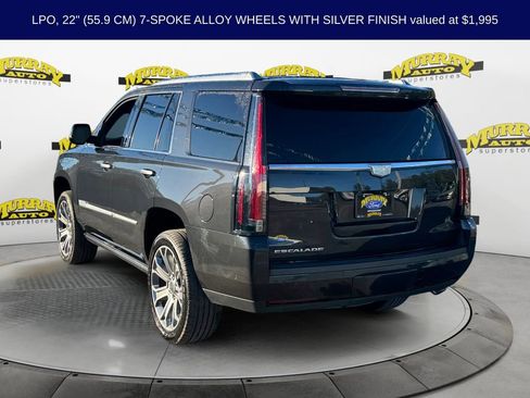 Used 2019 Cadillac Escalade Platinum image 3