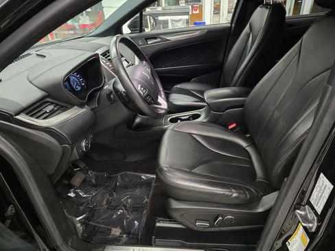 Used 2019 Lincoln MKC Premiere image 16