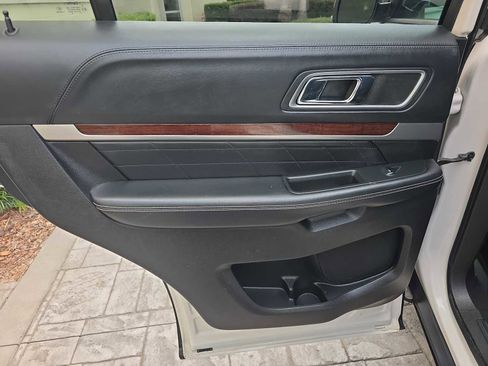 Used 2017 Ford Explorer Platinum AWD/4WD image 12