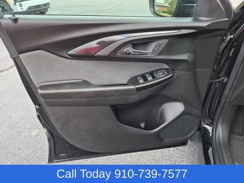 Used 2023 Chevrolet TrailBlazer LT FWD image 12