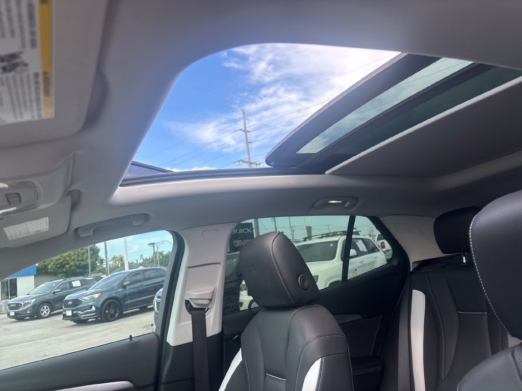Used 2025 Buick Envision Sport Touring AWD/4WD image 28