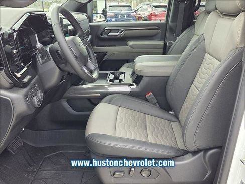 New 2026 Chevrolet Silverado 2500 ZR2 w/ LPO, Dark Essentials Package AWD/4WD image 9