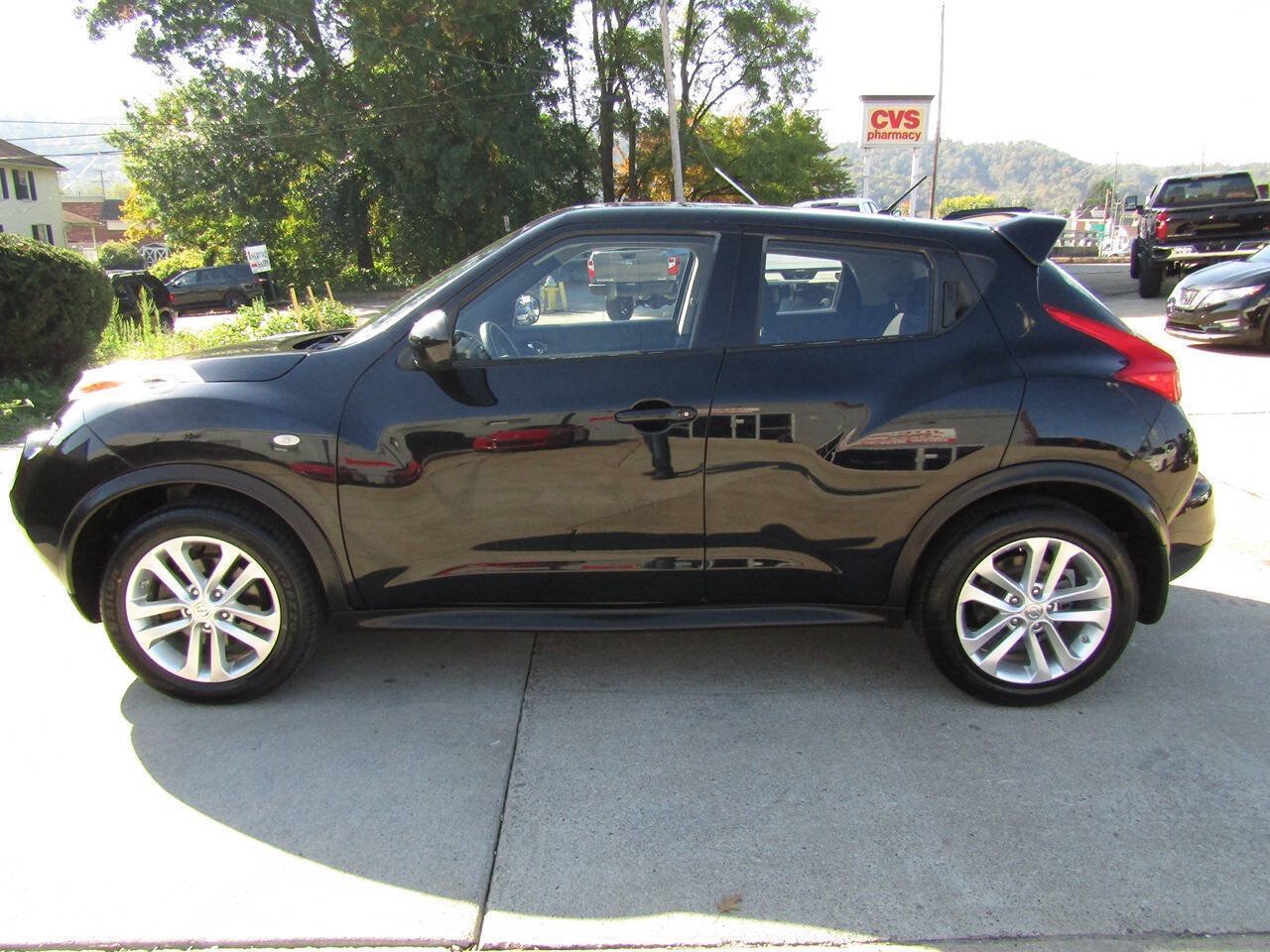 Used 2014 Nissan Juke S AWD/4WD image 4