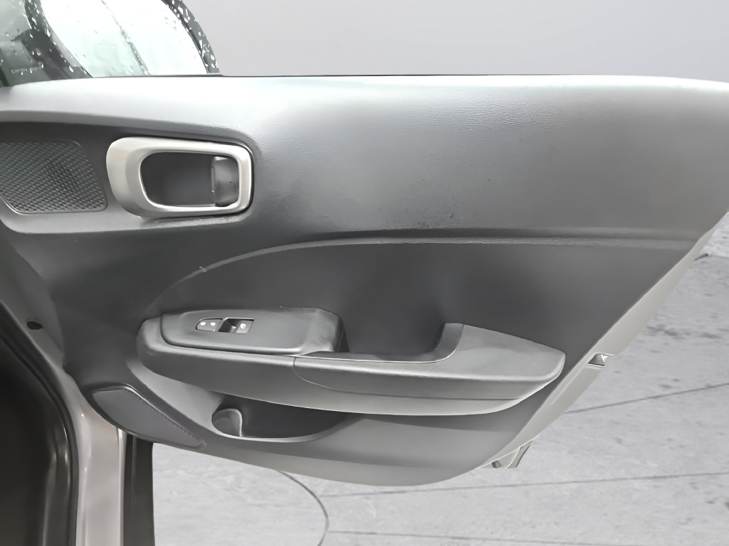 Certified 2024 Hyundai Venue SEL FWD image 24