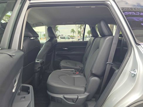 Certified 2026 Toyota Grand Highlander FWD image 19
