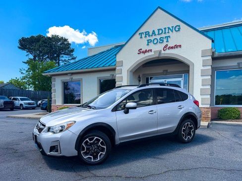 Used 2017 Subaru Crosstrek 2.0i Premium AWD/4WD image 3