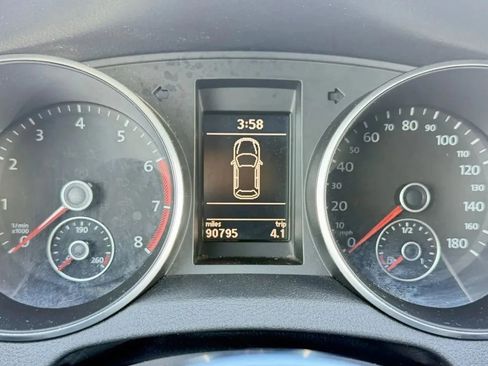 Used 2011 Volkswagen Golf 4-Door image 19