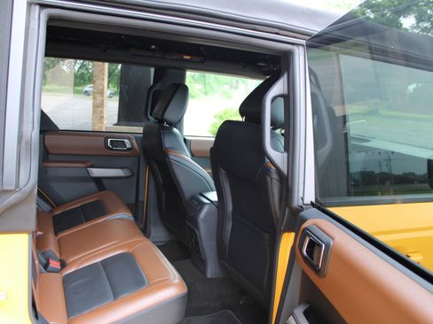 Used 2021 Ford Bronco Outer Banks image 19