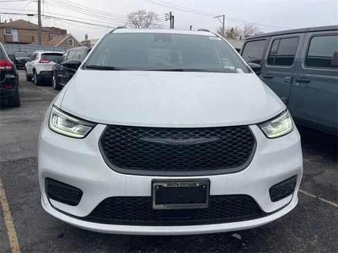 New 2026 Chrysler Pacifica Limited w/ S Appearance Package image 27