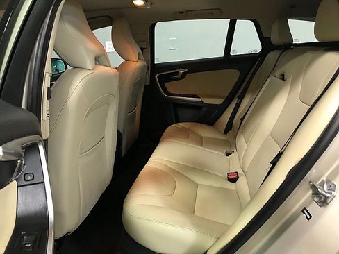 Used 2017 Volvo V60 T5 Platinum FWD image 20