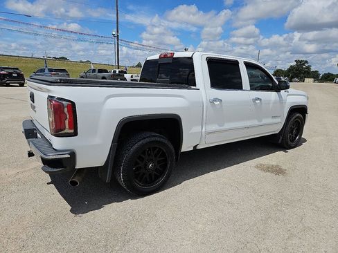 Used 2017 GMC Sierra 1500 SLT w/ SLT Preferred Package AWD/4WD image 8