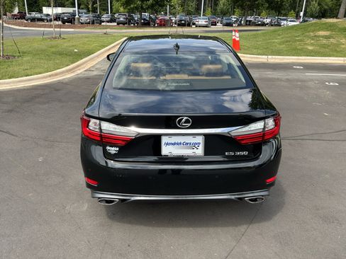 Used 2017 Lexus ES 350 w/ Premium Package FWD image 9