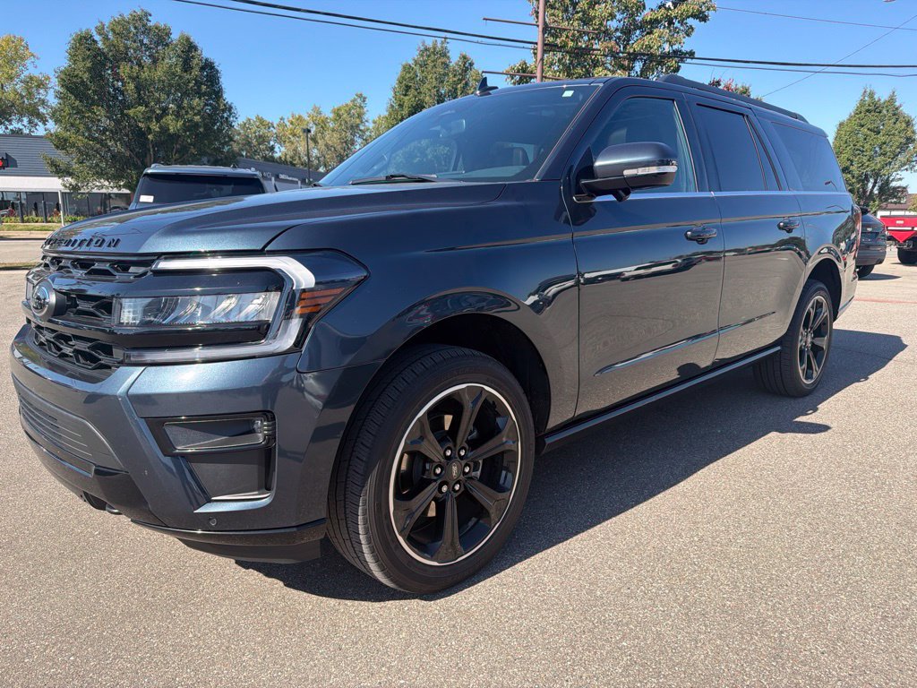 Used 2024 Ford Expedition Max Limited AWD/4WD image 1