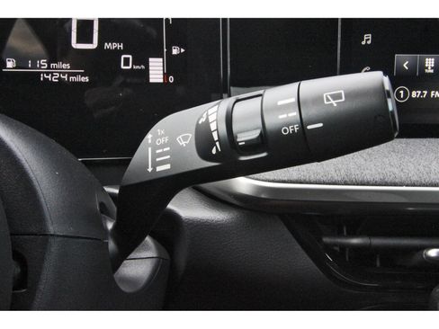 Certified 2025 Nissan Kicks SV w/ Interior Electronics Package FWD image 22