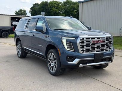 New 2026 GMC Yukon XL Denali w/ Sun & Power Step Package