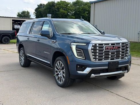 New 2026 GMC Yukon XL Denali w/ Sun & Power Step Package AWD/4WD image 1