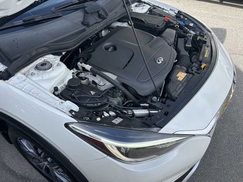 Used 2017 INFINITI QX30 Premium w/ Navigation Package image 31