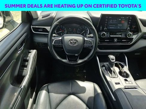 Used 2021 Toyota Highlander XLE FWD image 12