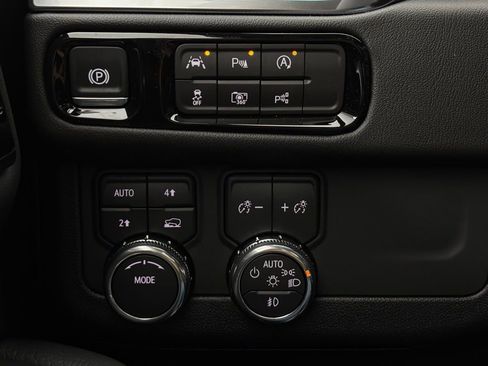 New 2026 GMC Yukon Denali w/ Sun & Power Step Package image 25