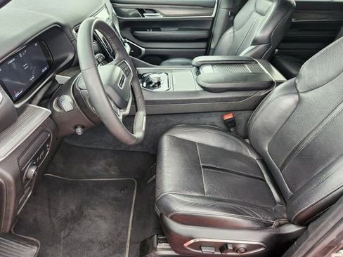 Used 2024 Jeep Wagoneer Series II w/ Flexible Seating Group image 24