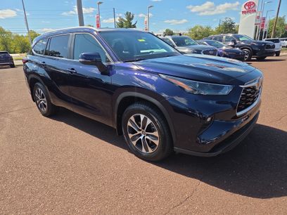 Used 2023 Toyota Highlander XLE