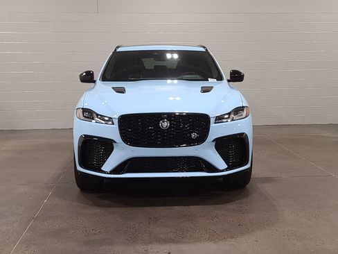 New 2026 Jaguar F-PACE SVR 575 Edition image 9