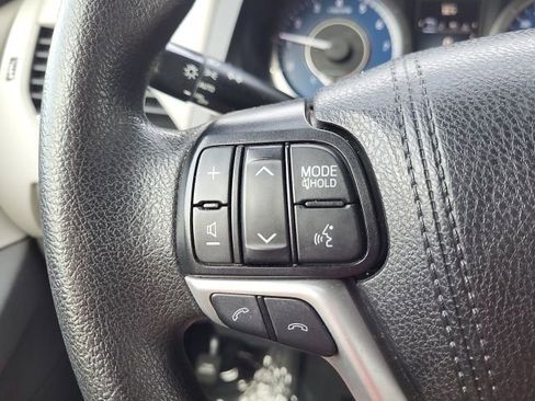 Used 2019 Toyota Sienna LE image 19