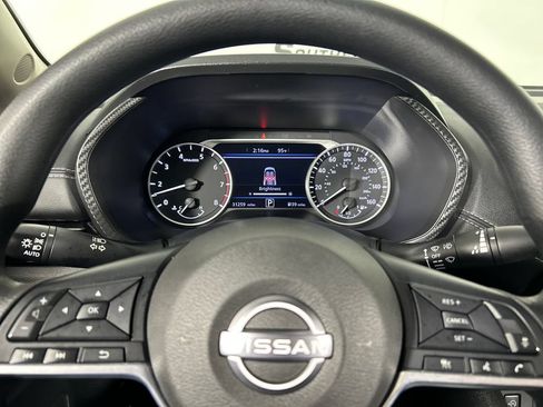 Used 2025 Nissan Sentra SV FWD image 13