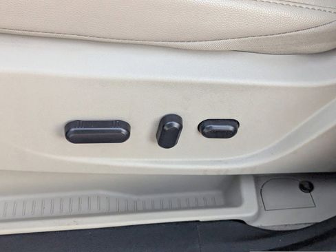 Used 2015 Ford C-MAX Energi SEL w/ Equipment Group 302A image 24