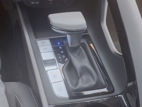 Certified 2025 Hyundai Elantra SEL FWD image 24