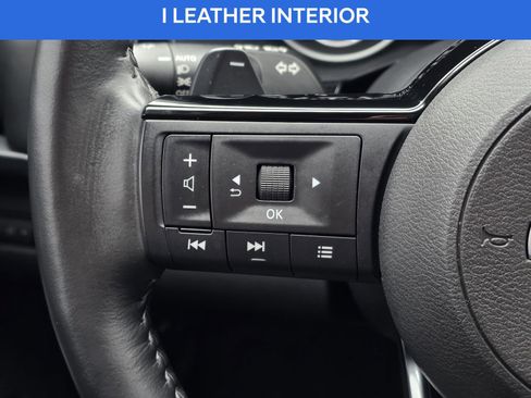 Used 2025 Nissan Pathfinder SL image 31