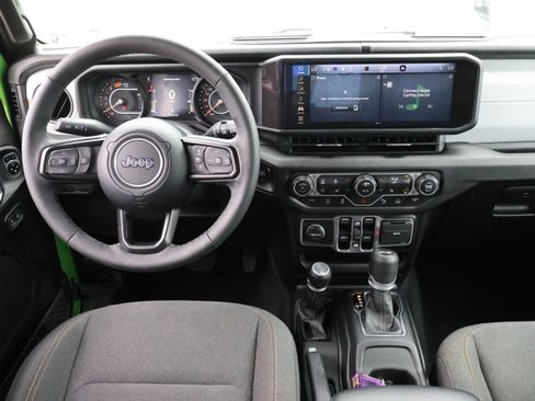 Used 2025 Jeep Wrangler Unlimited Sport AWD/4WD image 13