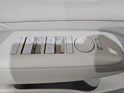 New 2026 Hyundai Kona SEL Premium image 25